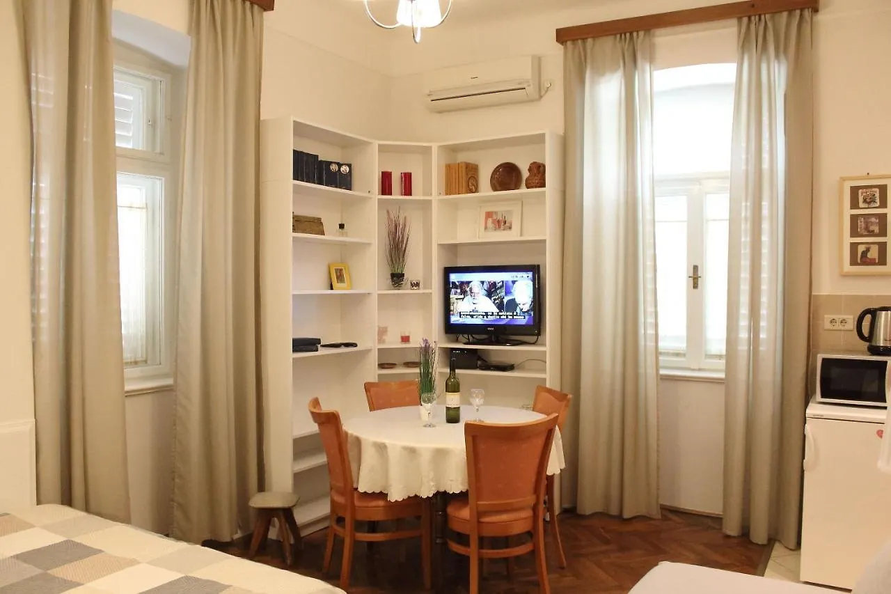 Apartments Rezine Lovran